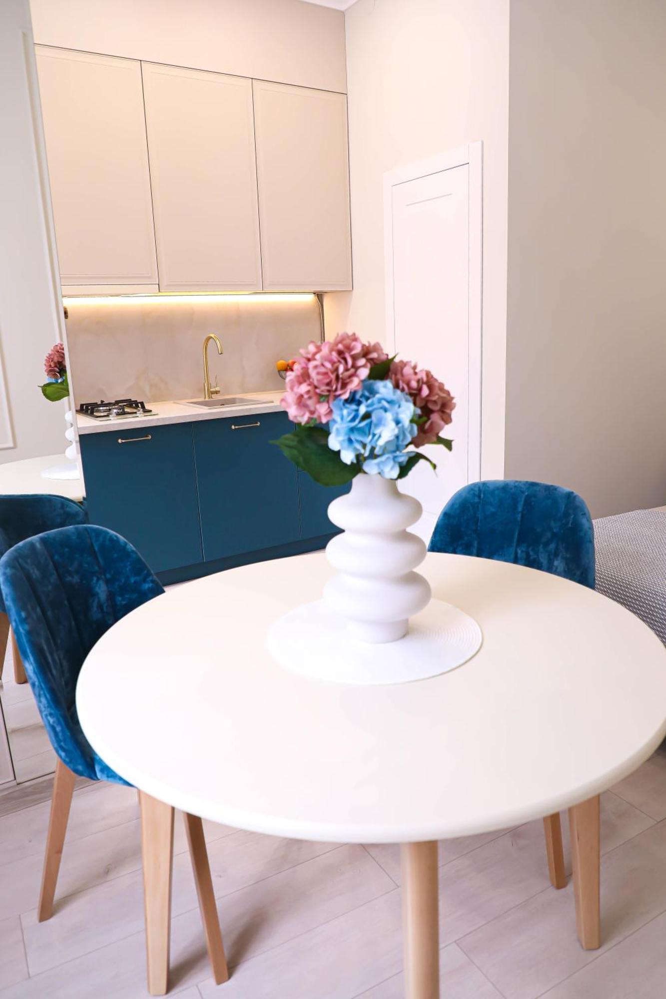 Modern Apartment, 3Mins To Opera Lviv Kültér fotó